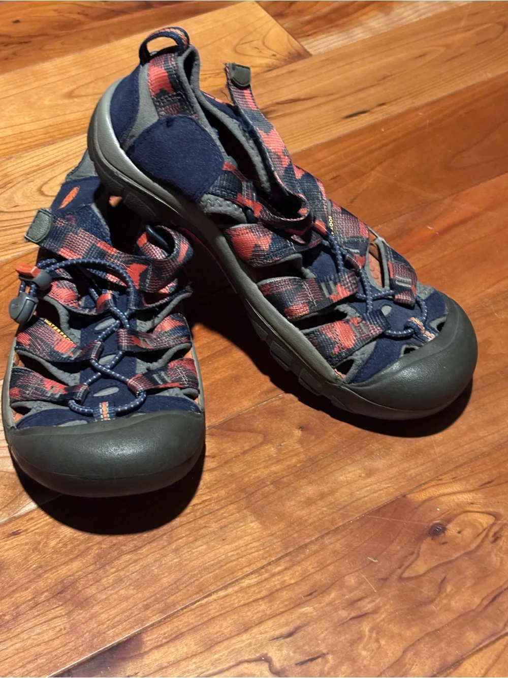KEEN Newport H2 Fisherman Water Shoes Sandals Beach Outdoor Hiking Kids 4